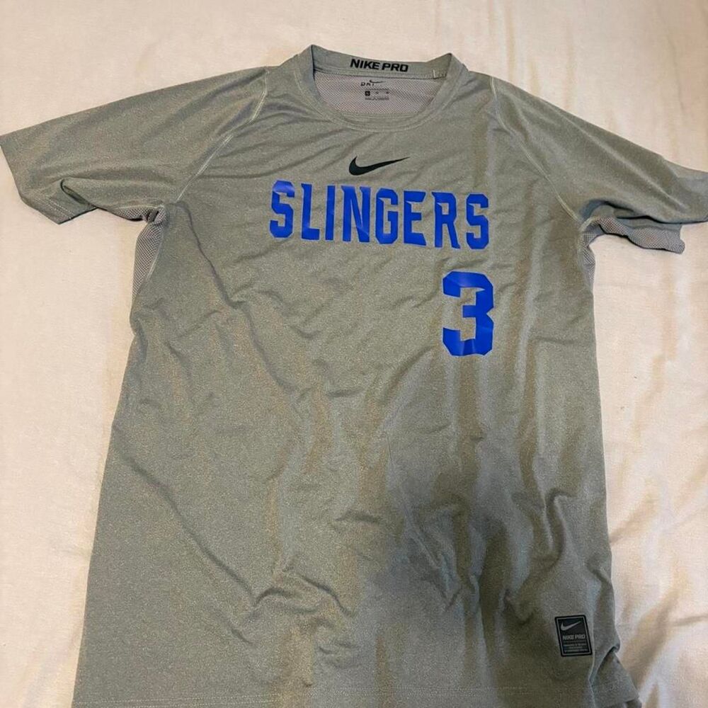 Nike Men's Grey and Silver T-shirt